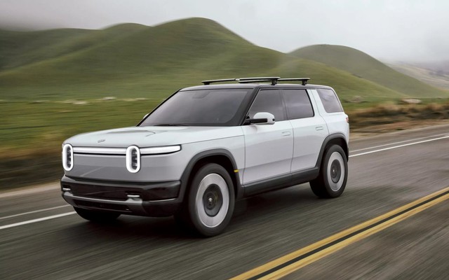 Cuối cùng Rivian cũng cho ra mắt SUV đối đầu Tesla Model Y, VinFast VF 8: Hiệu suất như siêu xe, tự lái cấp độ 3, giá 45.000 USD