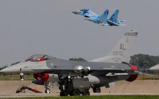 Huấn luyện phi công F-16: Lỗi tại máy bay Liên Xô?