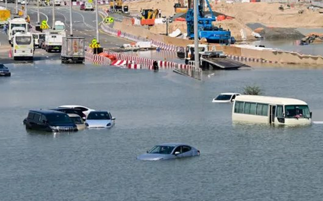 Từ siêu đô thị xa hoa hóa thành “vũng nước đọng” suốt nhiều ngày: Dubai để lộ tử huyệt trong xây dựng thành phố
