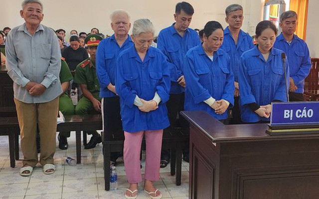 Vì 48 triệu đồng bất chính, 3 bác sĩ ở Kiên Giang lãnh án tù