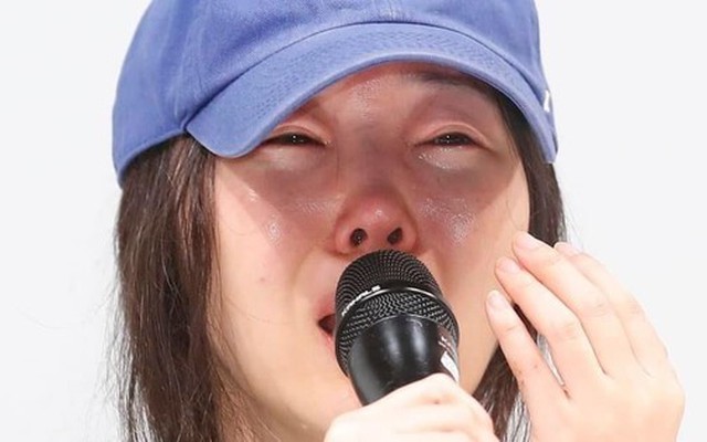 135 phút chấn động showbiz Hàn: CEO Min Hee Jin khóc lóc, chửi thề giữa họp báo