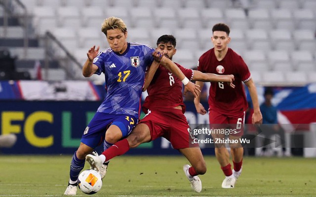 TRỰC TIẾP U23 Qatar 2-1 U23 Nhật Bản: U23 Qatar bất ngờ có bàn thắng dù chơi thiếu người