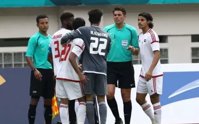 “Trọng tài bắt trận tứ kết chính là kẻ thù của bóng đá Indonesia”