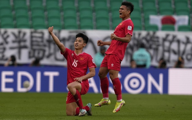 Bị HLV chê “ảo tưởng về giá trị”, Đình Bắc bất ngờ được “đại gia” V.League đặt vấn đề chuyển nhượng 