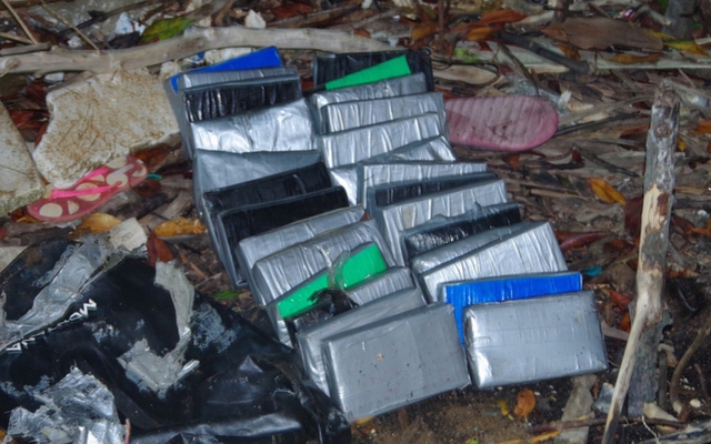 Tổng số 85 gói nilon trôi dạt vào bờ biển Gò Công đều là ma túy