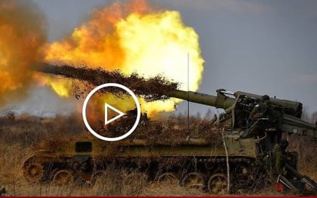 Khoảnh khắc pháo binh Nga oanh tạc mục tiêu ở Ukraine