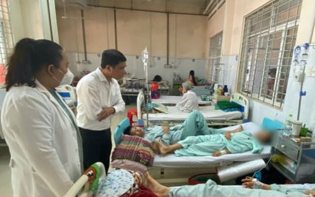 Vụ nghi ngộ độc ở Đồng Nai: 359 người nhập viện, đình chỉ cơ sở bán bánh mì