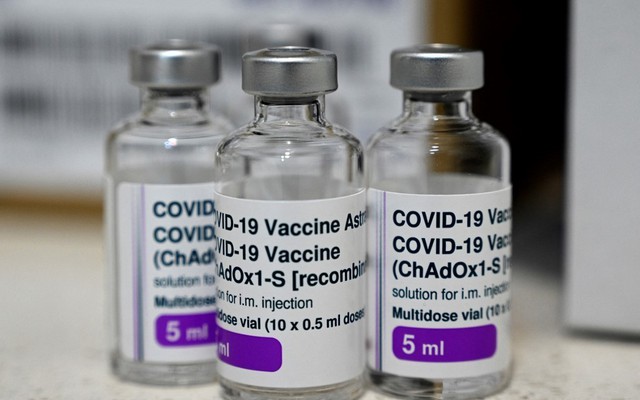 Chuyên gia Việt Nam nói gì về việc AstraZeneca thừa nhận vaccine Covid-19 của hãng có thể gây đông máu?