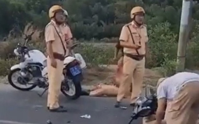 Một CSGT và 2 người dân nguy kịch khi xe mô tô đặc chủng va chạm với xe máy