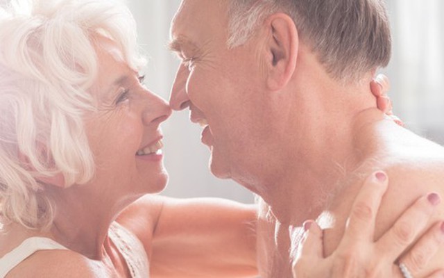 ‘Chuyện ấy’ tốt cho ai, khi vợ chồng cao tuổi?