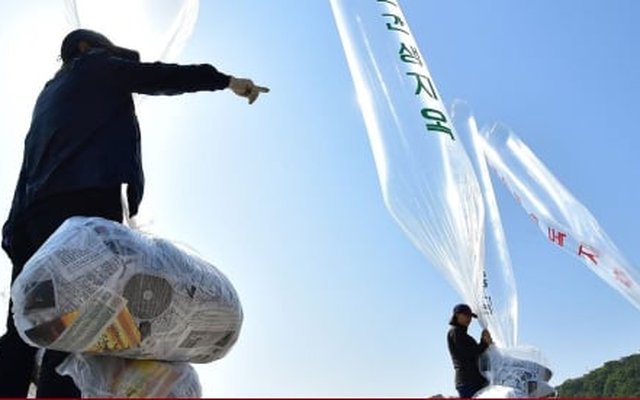 Cuộc chiến tuyên truyền biên giới liên Triều: Bóng bay rác, loa K-pop và tiền đô