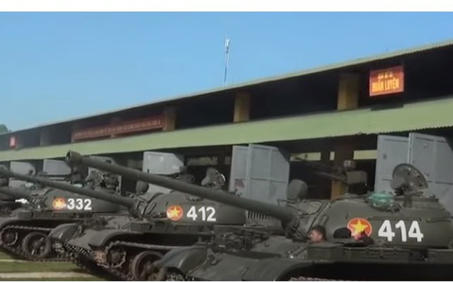 Dàn xe tăng T-54 của Quân đội Nhân dân Việt Nam thị uy sức mạnh sau cải tiến