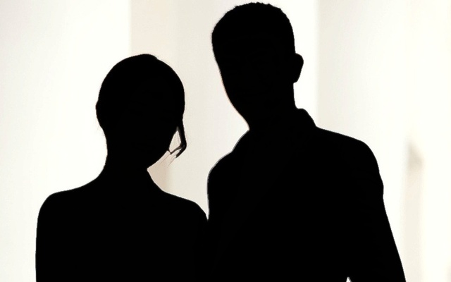 Cặp sao hạng A ly thân vì chồng liên tục lên mạng "săn nhân tình"