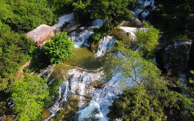 Có một thác nước trong xanh giữa núi rừng Lạng Sơn, được du khách ngợi ca là “nàng tiên nữ xứ Lạng"