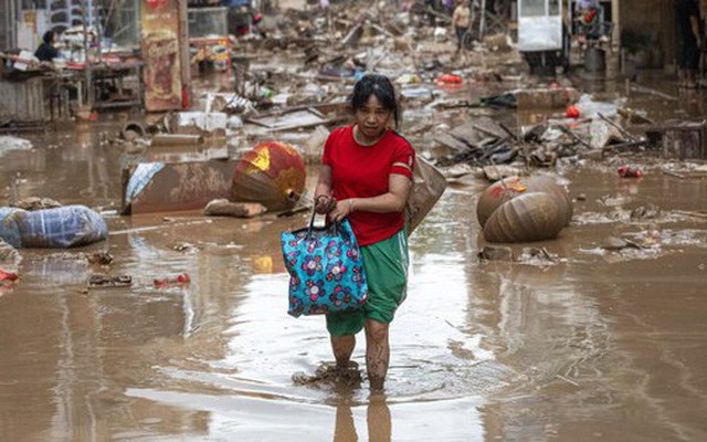 Trung Quốc trải qua "thảm họa lịch sử": Ít nhất 47 người tử vong trong mưa lũ, cảnh báo thiên tai liên tục được đưa ra