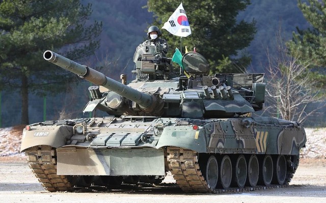 Ukraine sắp nhận được hàng chục chiến xa T-80U và BMP-3 từ đối tác bất ngờ?