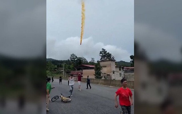 Mảnh vỡ tàu vũ trụ rơi ở Trung Quốc