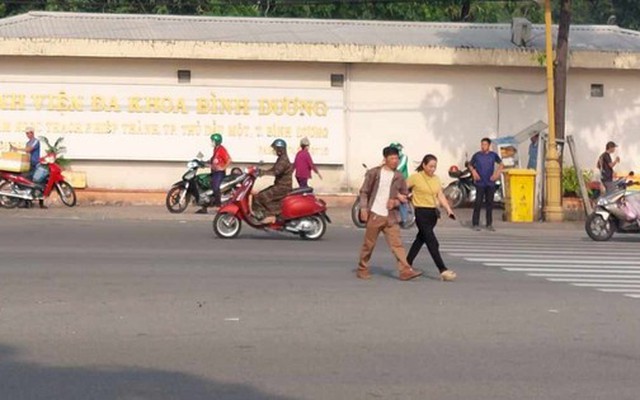 Bình Dương yêu cầu các bệnh viện giải trình việc bệnh nhân phải rời giường đi mua thuốc