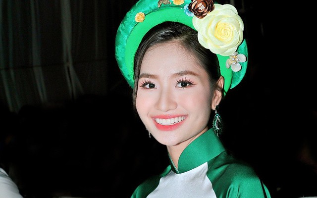 Hoa hậu Nguyễn Thanh Hà xúc động trở về Bến Tre quảng bá du lịch cho quê hương