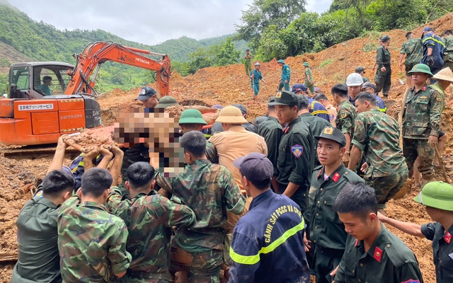 Vụ sạt lở đất ở Hà Giang: 11 người tử vong, 500 cán bộ, chiến sĩ công an, quân đội nỗ lực tìm kiếm