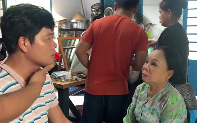 Một nữ nghệ sĩ khiến ông trùm truyền thông Khương Dừa bất ngờ khi tiết lộ tuổi thật