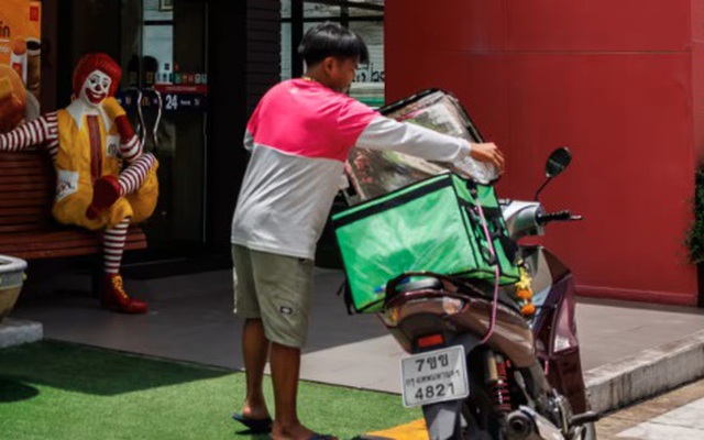 'Đại dương đỏ' trong thị trường giao đồ ăn: Một ứng dụng từng rất nổi tiếng tại Thái Lan vừa dừng hoạt động vì thua lỗ 140 triệu USD, nhiều đối thủ chật vật sinh tồn