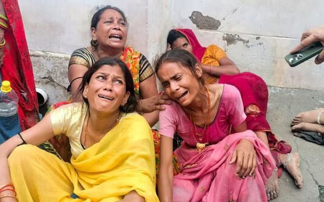 Thảm kịch giẫm đạp ở Ấn Độ, hơn 100 người thiệt mạng