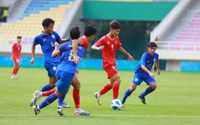 TRỰC TIẾP Việt Nam 0-5 Indonesia: "Mưa bàn thắng" dành cho tuyển Indonesia