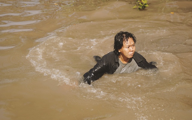 Việt Hương khắc khổ, thô kệch trong phim mới