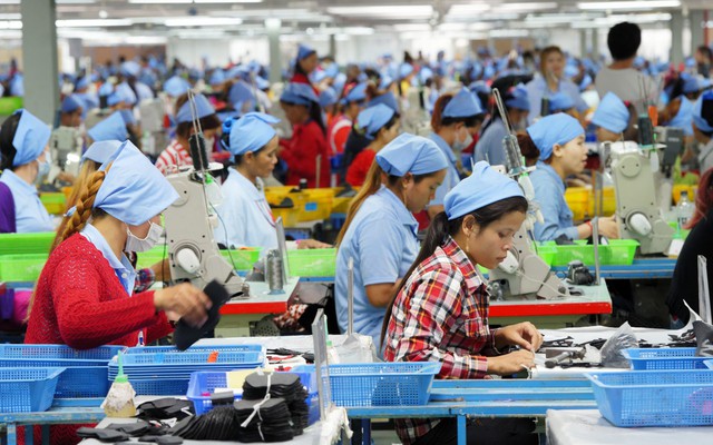 Nửa năm, láng giềng tuyên bố FDI tăng mạnh, Việt Nam gấp 5 lần
