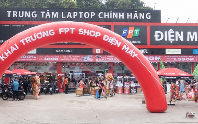 FPT Retail ồ ạt mở một lúc 10 cửa hàng điện máy trên toàn quốc, kỳ vọng doanh thu tăng trưởng 50-100%