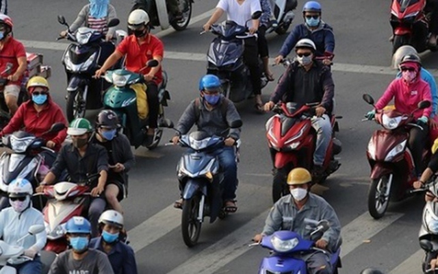 Người đủ 16 tuổi trở lên được điều khiển xe gắn máy