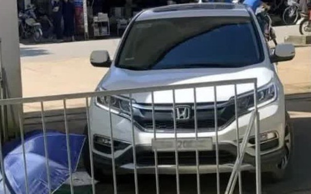 Tai nạn giao thông ở cổng bệnh viện, bé 2 tuổi tử vong tại chỗ