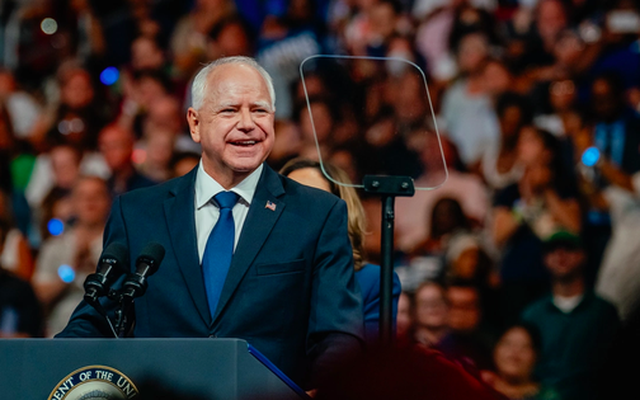 ‘Phó tướng’ của bà Harris bị tố cáo tránh quân vụ ở chiến trường Iraq