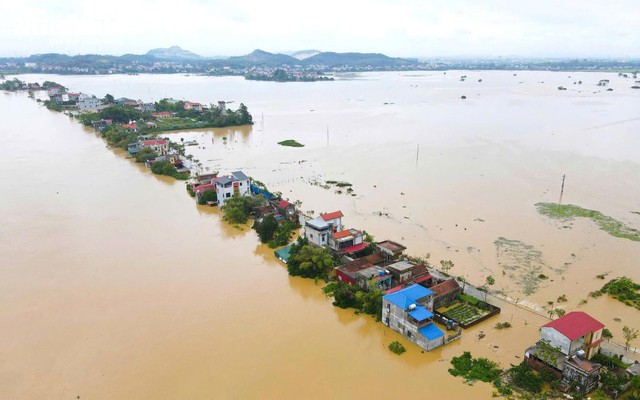 Lũ sông Cầu cao nhất trong gần 40 năm, 9.000 người dân Bắc Giang bị cô lập