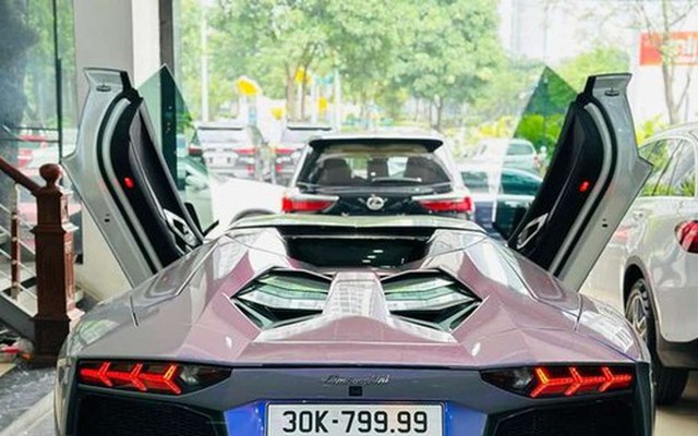 Siêu xe Lamborghini Aventador biển tứ quý 9 rao bán giá 22 tỷ đồng