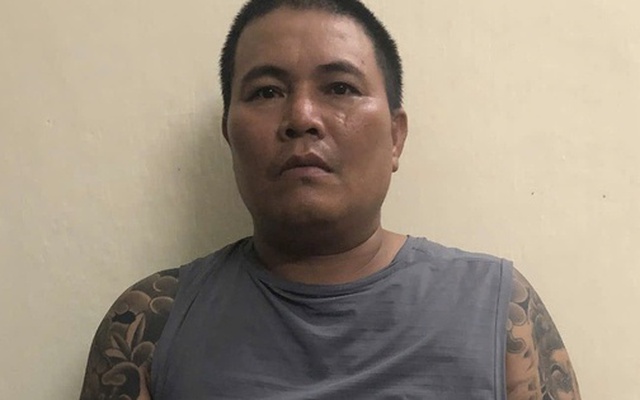 Nhiều người ở bệnh viện ngỡ ngàng khi đối tượng trốn truy nã bị bắt