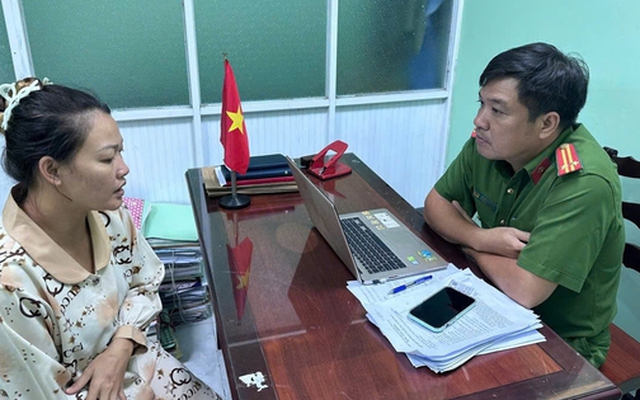 Bắt khẩn cấp người phụ nữ đánh nữ nhân viên gác chắn ở Thủ Đức