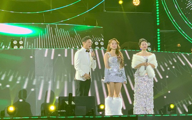 Dàn sao "cháy" hết mình tại VTV Countdown 2025 - Việt Nam chào ngày mới