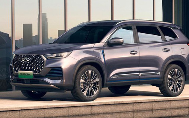 Hãng xây nhà máy ô tô 20.000 tỷ ở Thái Bình bán SUV cùng cỡ Pajero, nặng gần 2 tấn, ăn xăng như xe máy