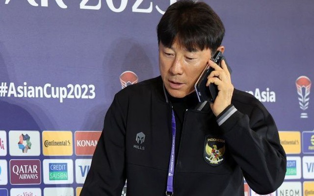 Báo Hàn Quốc: “Sao nhập tịch từ Hà Lan không phải món quà mà là liều thuốc độc với HLV Shin Tae-yong”