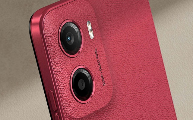 Điện thoại Motorola vừa lên kệ: Chạy Android 15, mặt lưng làm bằng da, ngoại hình đẹp mà giá chỉ 2 triệu