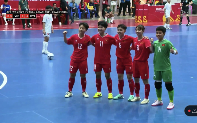 Tranh vé dự giải châu Á, tuyển Việt Nam dễ dàng "đè bẹp" đối thủ
