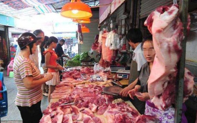 Đi chợ mua thịt lợn nhớ kỹ 3 mẹo này: Gian thương cũng phải nói lời "chào thua"