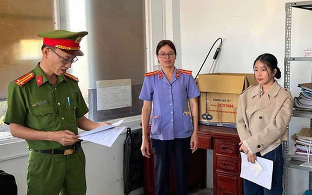 Khám xét nơi ở, bắt tạm giam nữ nhân viên ngân hàng Nguyễn Giang Vũ Vi