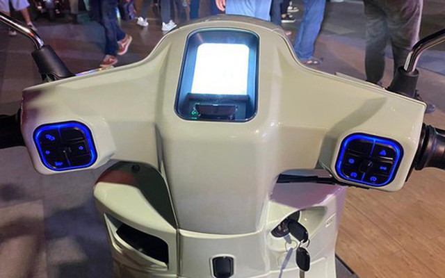 Ra mắt xe ga cao cấp: Thiết kế cổ điển, ngập trang bị hiện đại, giá quy đổi rẻ hơn Air Blade