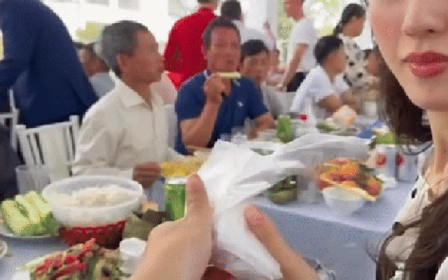 Vợ Nhật về Việt Nam ăn đám cưới, chồng rút từ túi quần ra một mớ túi nilon trắng và yêu cầu làm 1 việc
