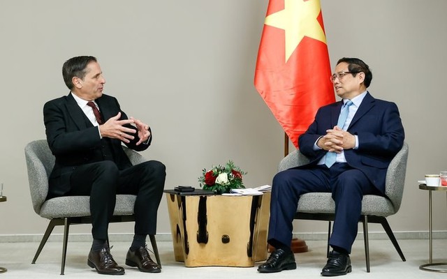 Thủ tướng tiếp chủ tịch tập đoàn ô tô lớn nhất Cộng hòa Czech, đề nghị phát triển xe điện tại Việt Nam