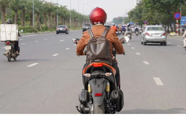 Đi xe máy không biển số bị phạt bao nhiêu?