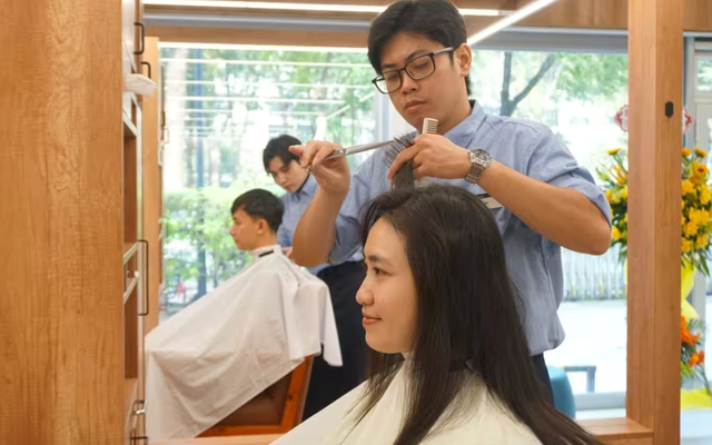 Chuỗi cắt tóc nhanh Nhật Bản chính thức vào Việt Nam: Cắt trong vòng 10 phút, giá 80.000 đồng/lần